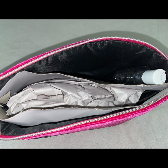 New! Juicy Couture Velvet Fuchsia Hot Pink/Black Logo Makeup Case/Bag🌺🥀🖤✨ - Picture 7 of 12